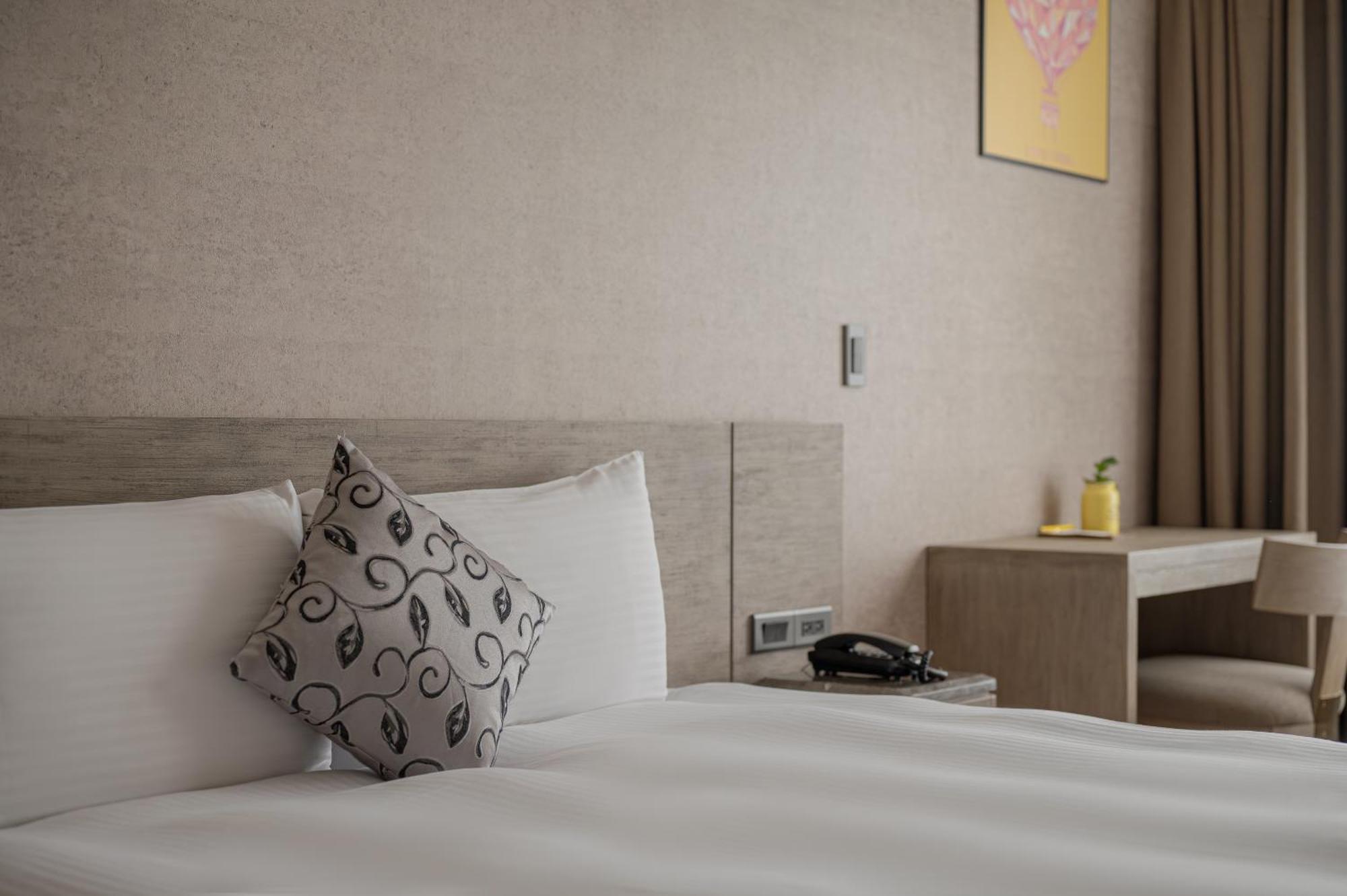 In Joy Hotel Taichung Extérieur photo