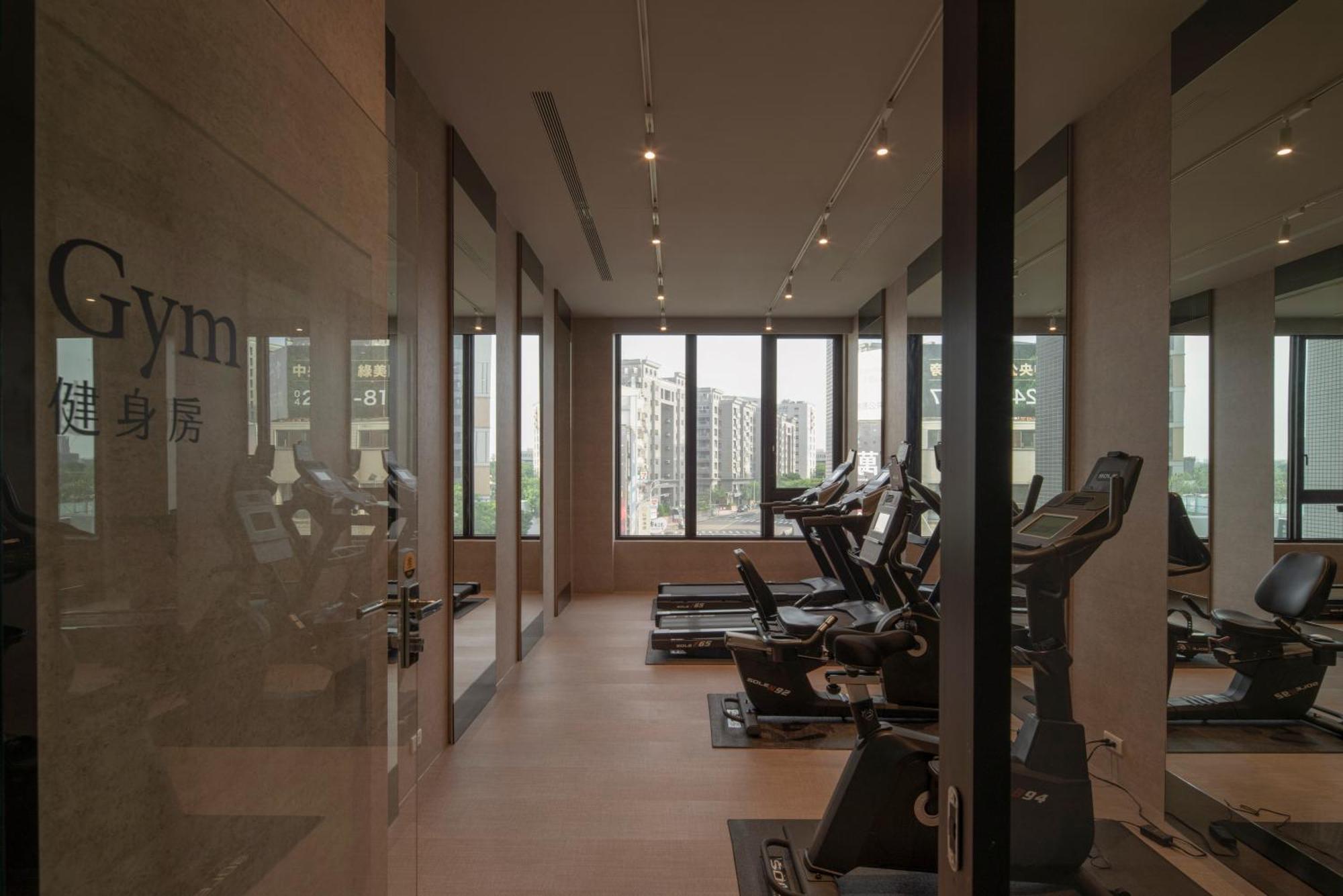 In Joy Hotel Taichung Extérieur photo